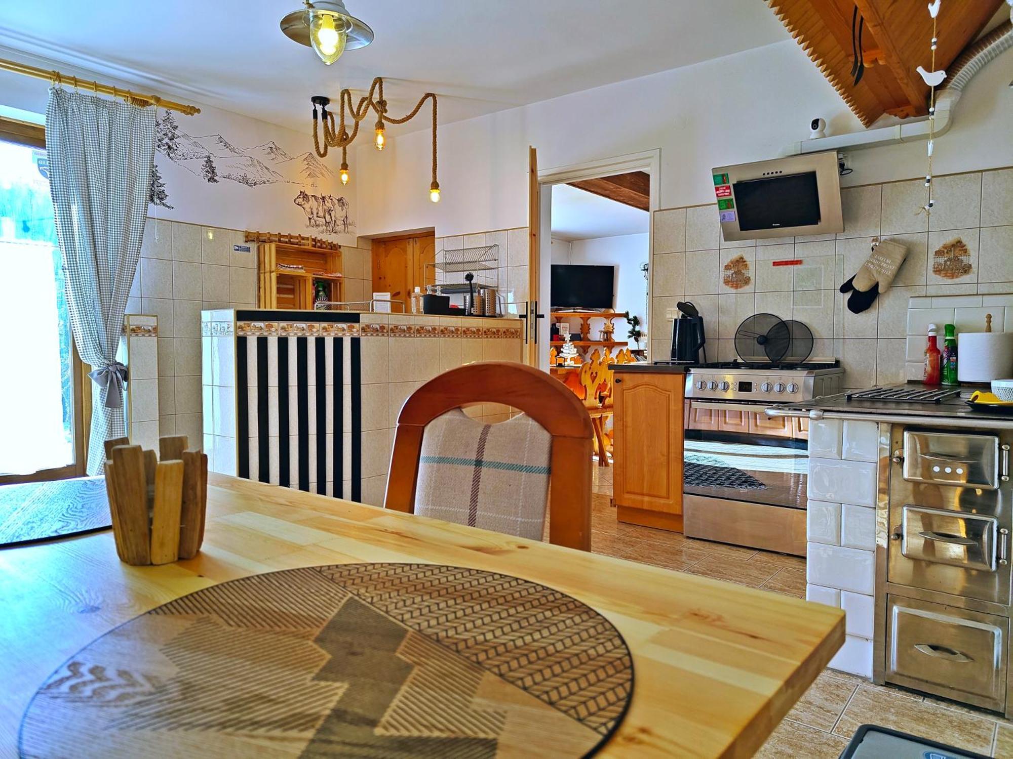 Villa Bukovinka: Forest Retreat with Ski Lifts and Thermal Baths Bukowina Tatrzanska Exterior photo