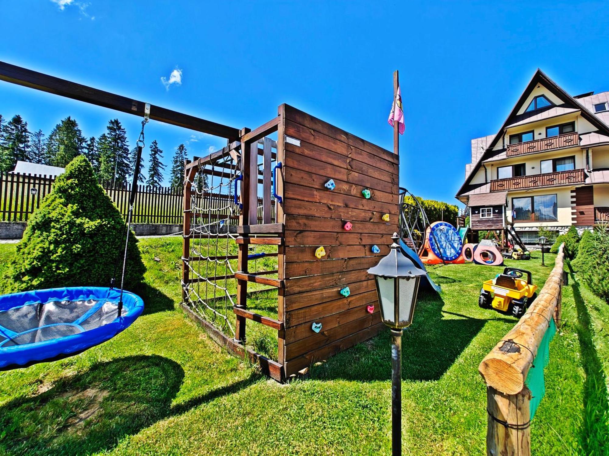 Villa Bukovinka: Forest Retreat with Ski Lifts and Thermal Baths Bukowina Tatrzanska Exterior photo