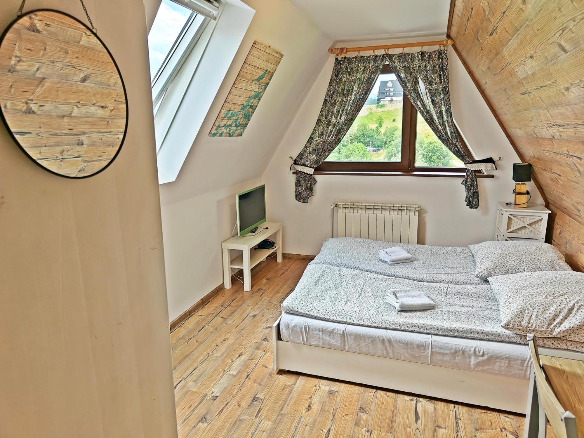 Villa Bukovinka: Forest Retreat with Ski Lifts and Thermal Baths Bukowina Tatrzanska Exterior photo