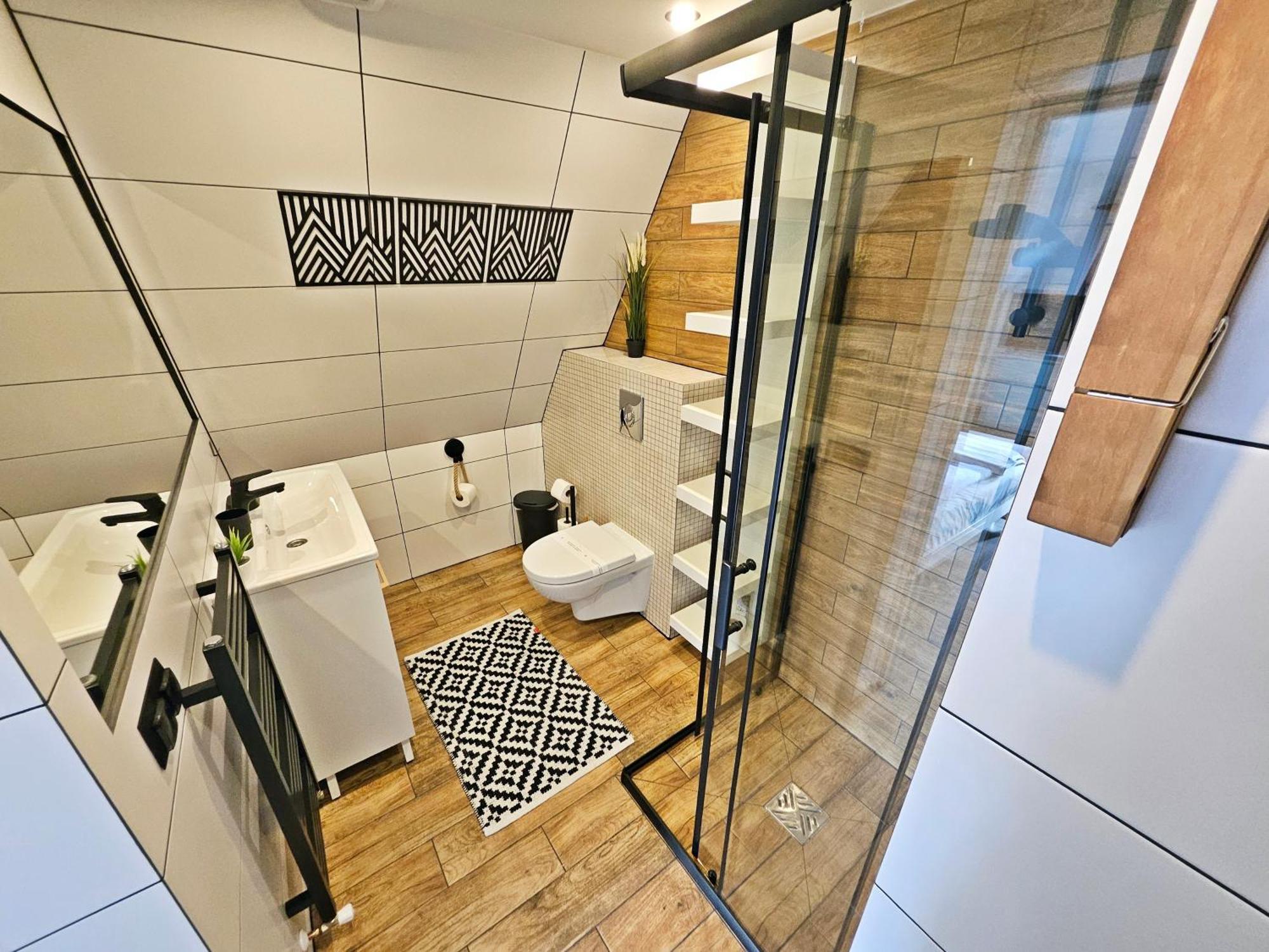 Villa Bukovinka: Forest Retreat with Ski Lifts and Thermal Baths Bukowina Tatrzanska Exterior photo